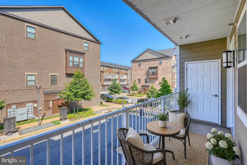 20707 Heron Landing Dr, Sterling, VA 20166