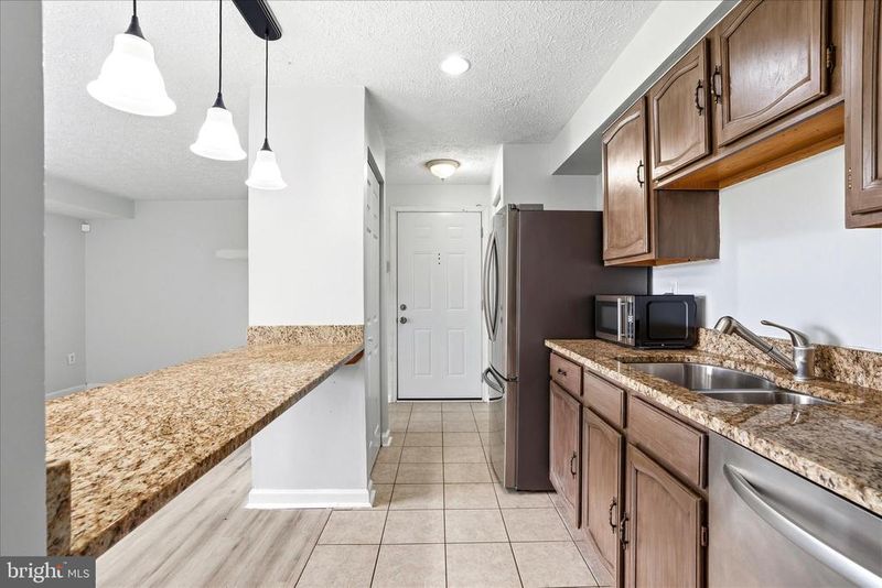 550 Heather Ridge Dr #7B, Frederick, MD 21702