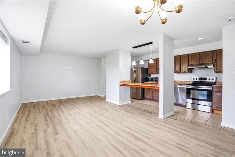 550 Heather Ridge Dr #7B, Frederick, MD 21702