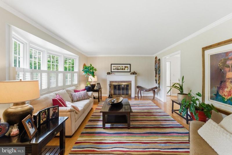 12719 Two Farm Dr, Silver Spring, MD 20904