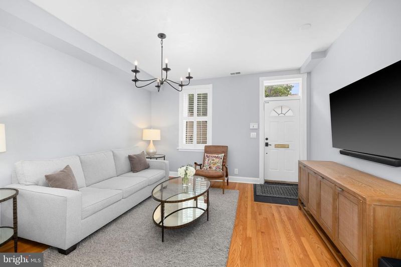 1005 Oronoco St, Alexandria, VA 22314