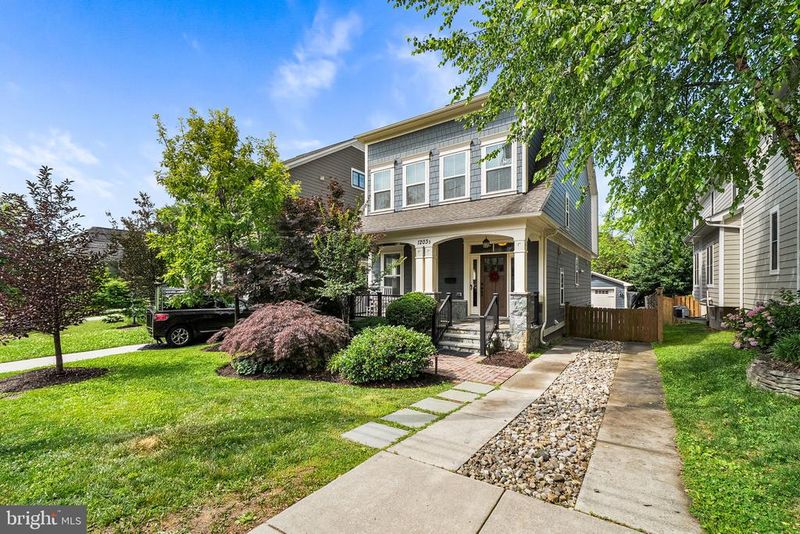 1203B Lincoln Ave, Falls Church, VA 22046