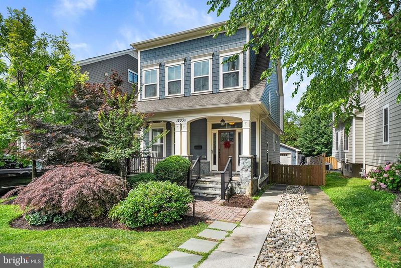 1203B Lincoln Ave, Falls Church, VA 22046