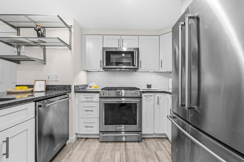 3830 9th St N #109W, Arlington, VA 22203