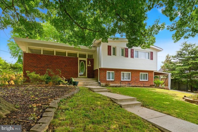 709 N Pryor St, Alexandria, VA 22304