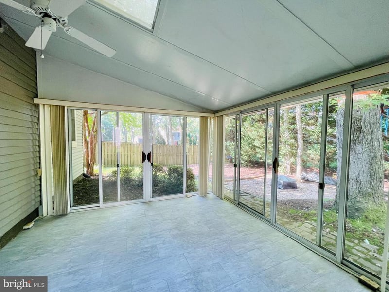 7227 Devereux Ct, Alexandria, VA 22315