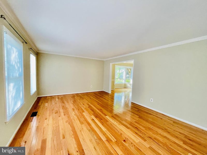 7227 Devereux Ct, Alexandria, VA 22315