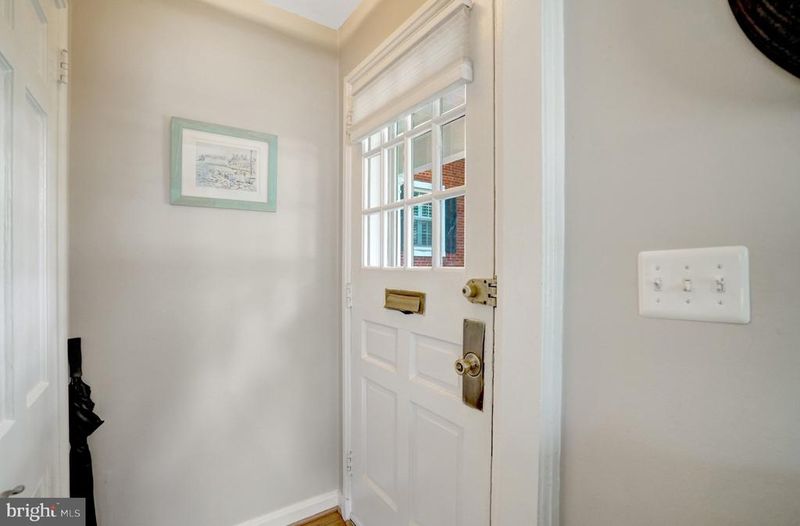 4220 32nd St S, Arlington, VA 22206