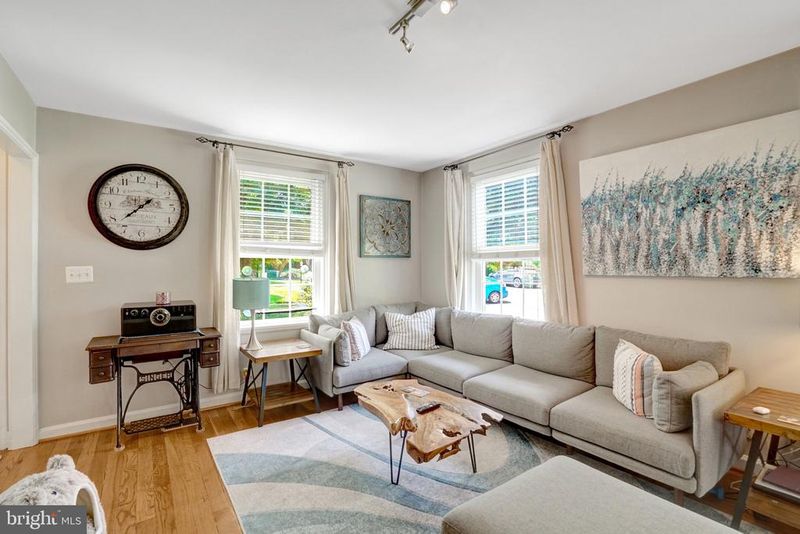 4220 32nd St S, Arlington, VA 22206