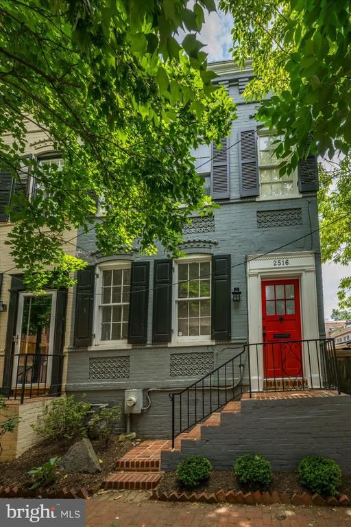 2516 East Pl NW, Washington, DC 20007