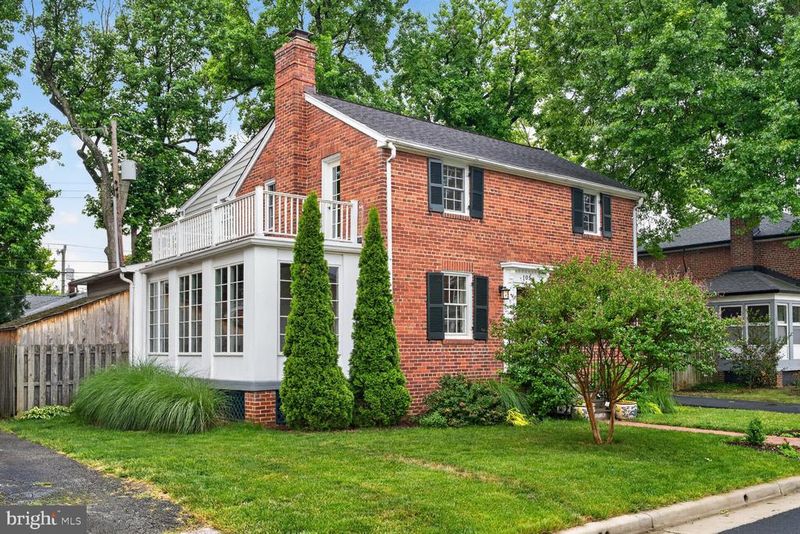 105 Adams Ave, Alexandria, VA 22301