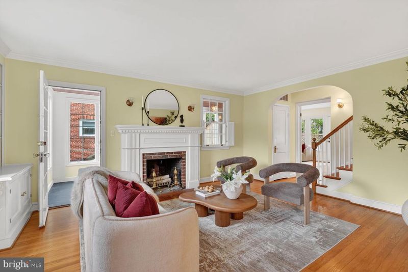105 Adams Ave, Alexandria, VA 22301