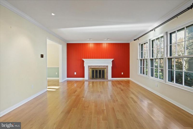 6543 Cedarwood Ct, Falls Church, VA 22041
