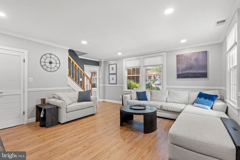 1021 S Barton St #124, Arlington, VA 22204