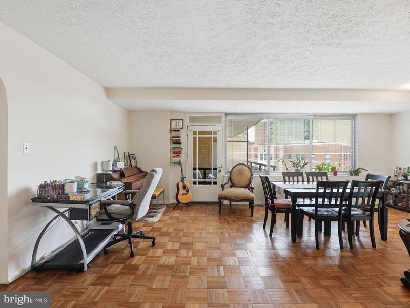 4740 Connecticut Ave NW #818, Washington, DC 20008