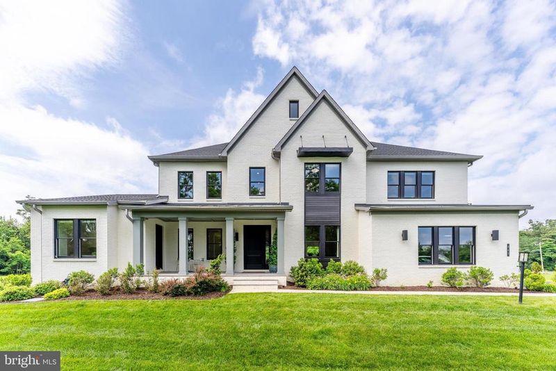 665 Stratford Hill Ct, Great Falls, VA 22066