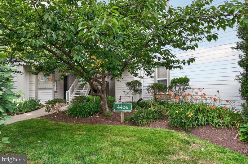 4439 Fair Stone Dr #201, Fairfax, VA 22033
