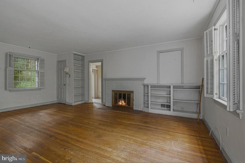 2407 N Vermont St, Arlington, VA 22207