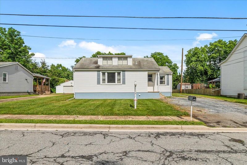 8 Elm St, Thurmont, MD 21788