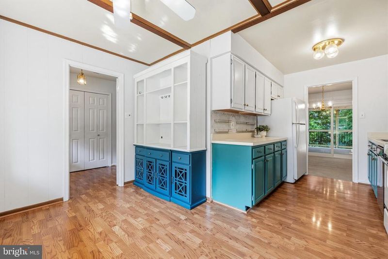 11858 Mohican Rd, Woodbridge, VA 22192
