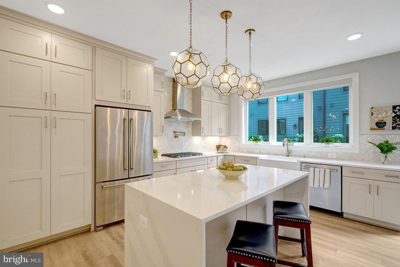 2609 Winchester Walk, Alexandria, VA 22301