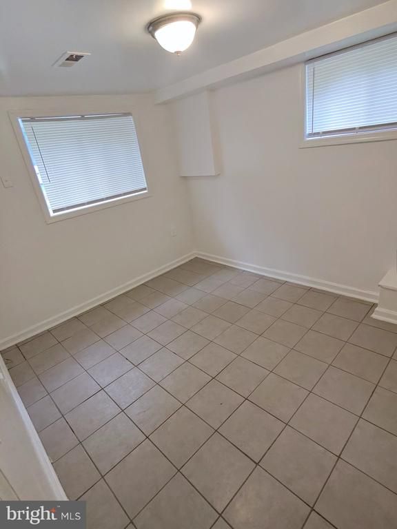407 Lebaum St SE #4, Washington, DC 20032