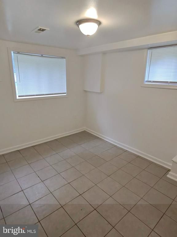 407 Lebaum St SE #4, Washington, DC 20032