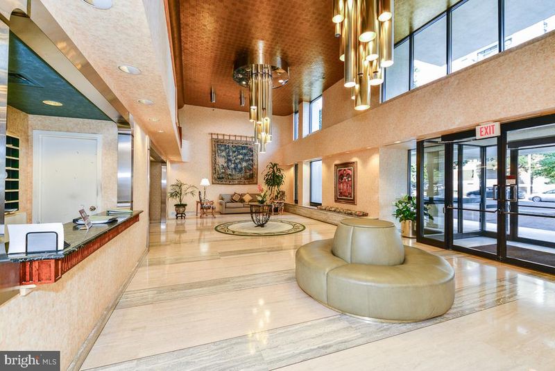 1016 S Wayne St #408, Arlington, VA 22204