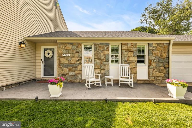 5209 Continental Dr, Rockville, MD 20853