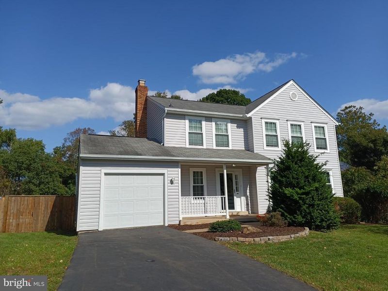 345 Silver Ridge Dr, Sterling, VA 20164