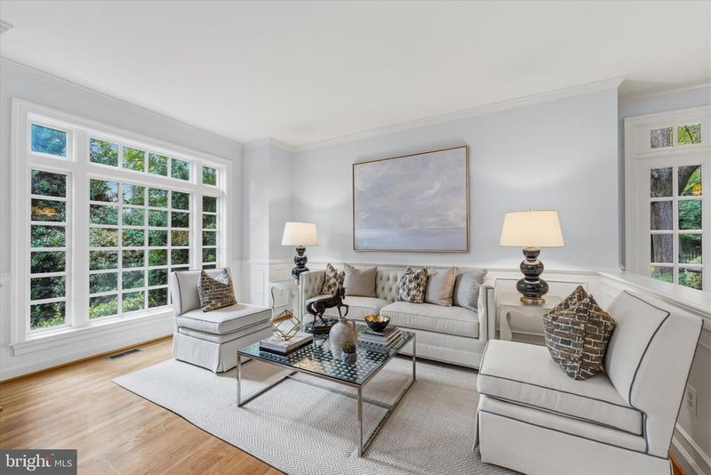 4928 Little Falls Rd, Arlington, VA 22207