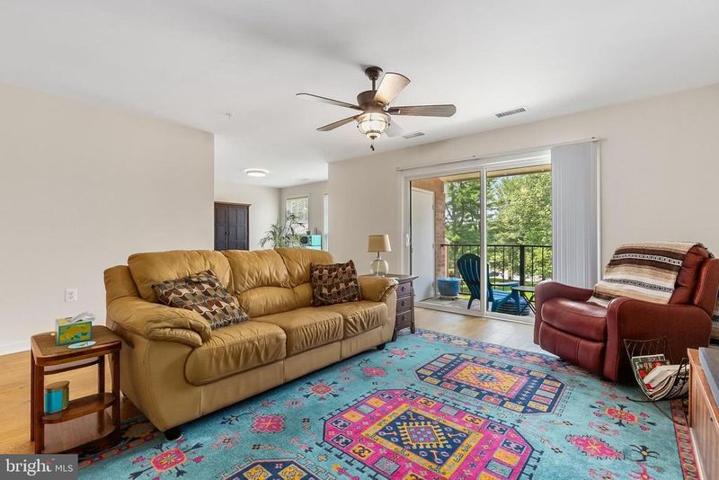 824 Quince Orchard Blvd #201, Gaithersburg, MD 20878