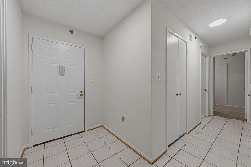 3330 N Leisure World Blvd #5-102, Silver Spring, MD 20906