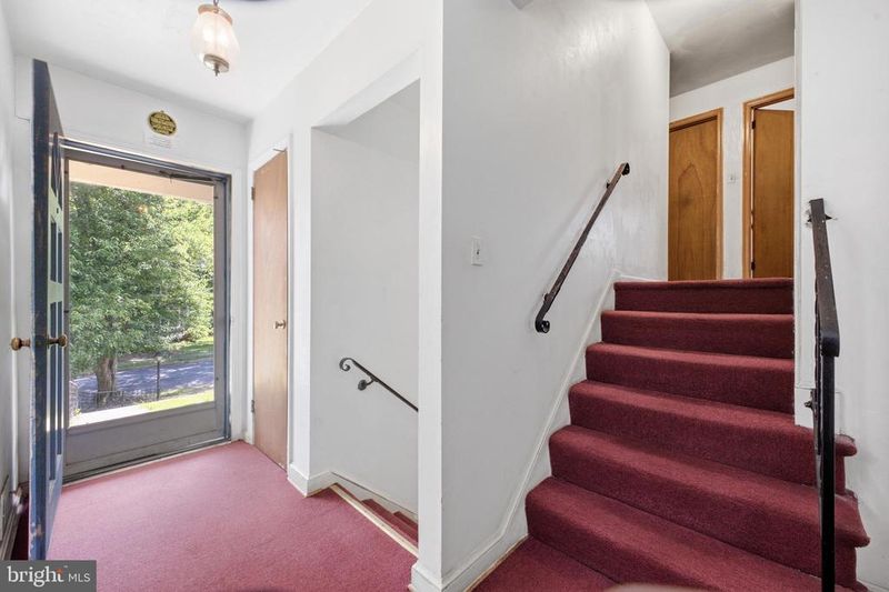 1558 Mary Ellen Ct, Mclean, VA 22101