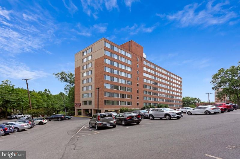 1210 N Taft St #909, Arlington, VA 22201
