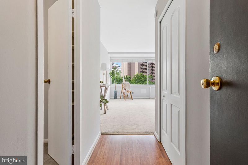 1210 N Taft St #909, Arlington, VA 22201