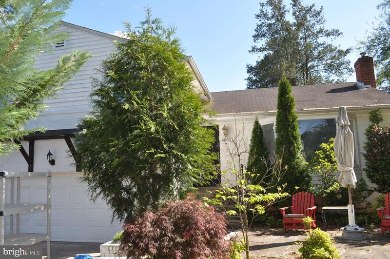 6000 Greentree Rd, Bethesda, MD 20817