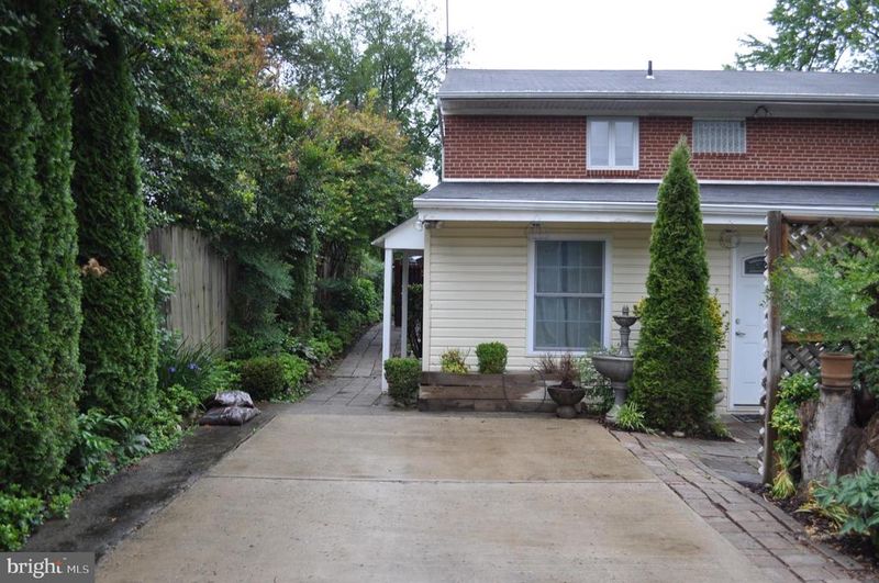 6000 Greentree Rd, Bethesda, MD 20817