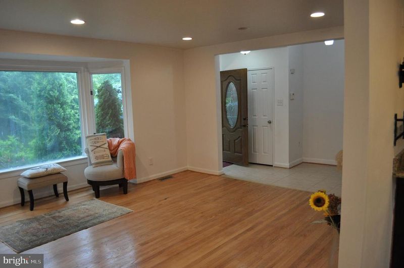 6000 Greentree Rd, Bethesda, MD 20817