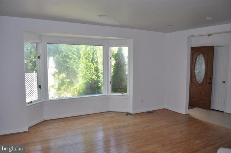 6000 Greentree Rd, Bethesda, MD 20817