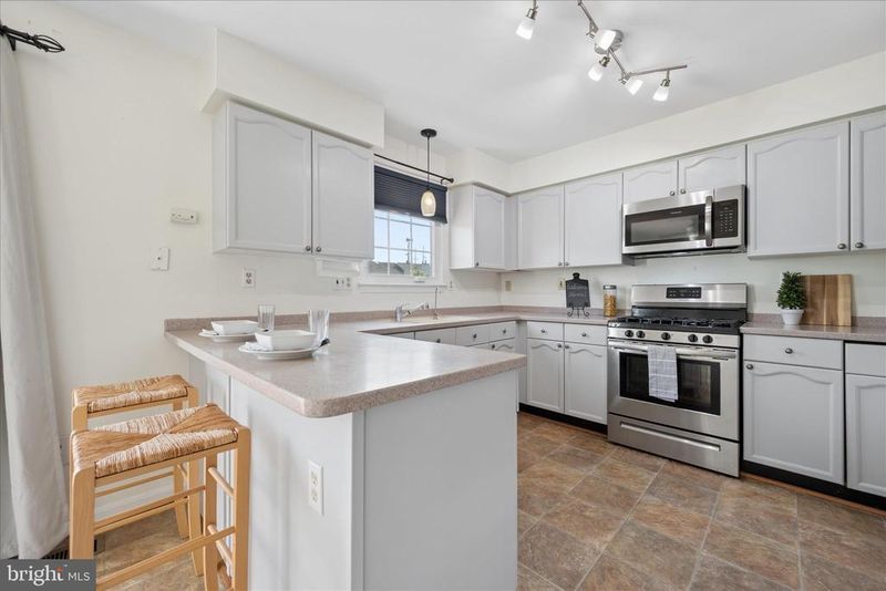 7115 Collinsworth Pl, Frederick, MD 21703