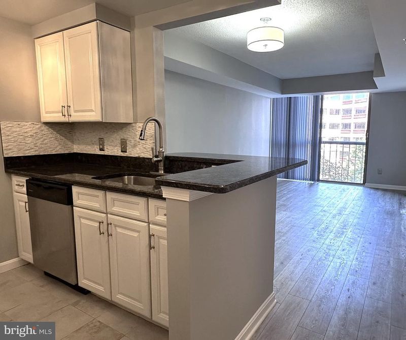 4808 Moorland Ln #501, Bethesda, MD 20814