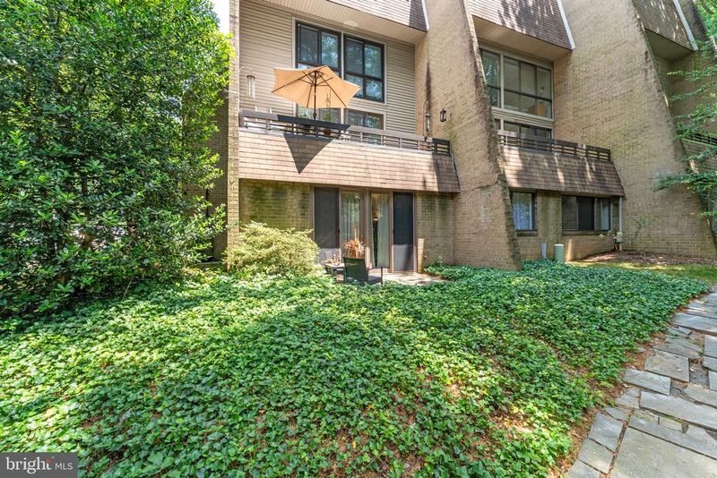 11617 Windbluff Ct #9B, Reston, VA 20191