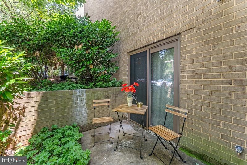 11617 Windbluff Ct #9B, Reston, VA 20191
