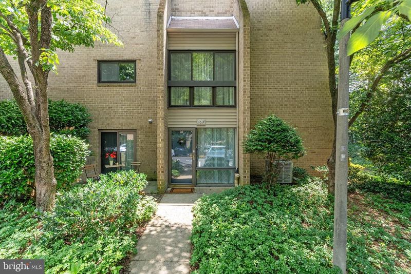 11617 Windbluff Ct #9B, Reston, VA 20191