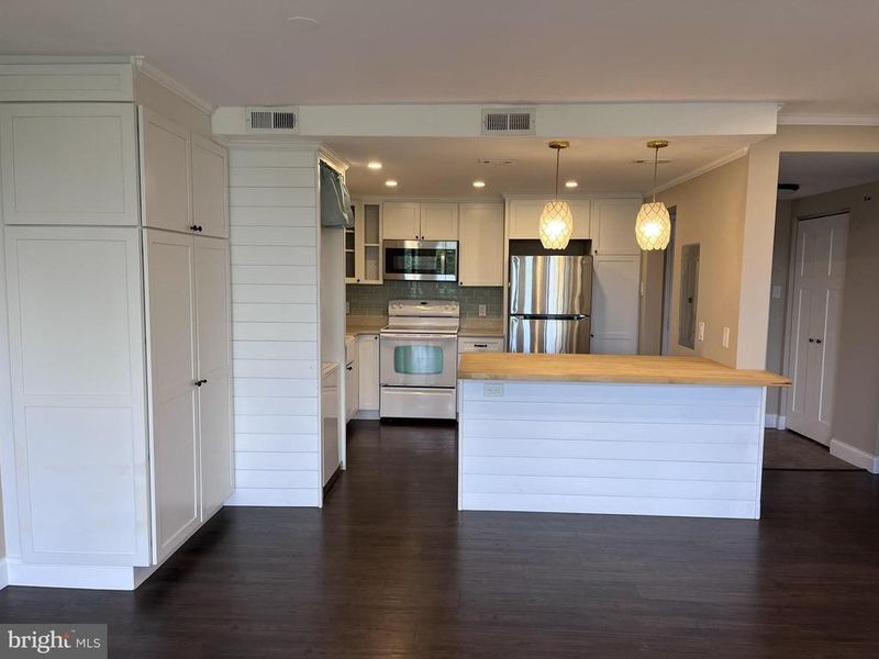 6301 Stevenson Ave #515, Alexandria, VA 22304