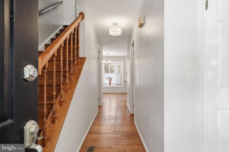 8615 Aqueduct Rd, Potomac, MD 20854