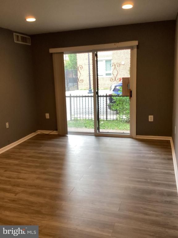 5005 D St SE #104, Washington, DC 20019