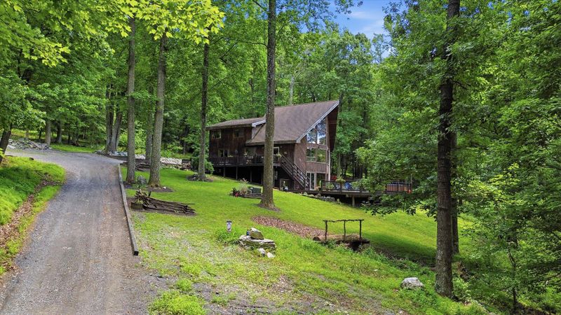 8939 Hawbottom Rd, Middletown, MD 21769
