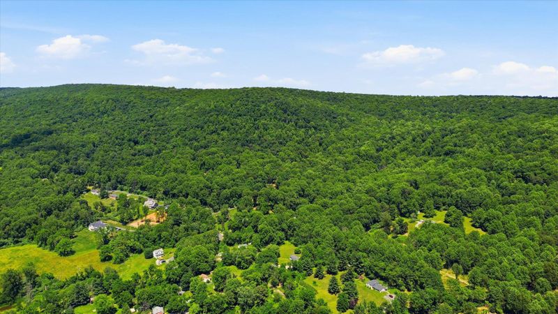 8939 Hawbottom Rd, Middletown, MD 21769